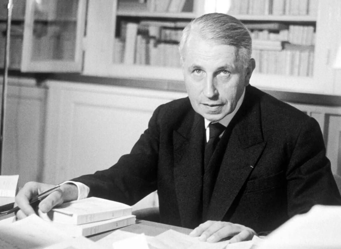 Fósforo #34 &quot;O ânus solar&quot; Georges Bataille Domingo, 4 de Dezembro de 2016 Coreto do Jardim da Parada