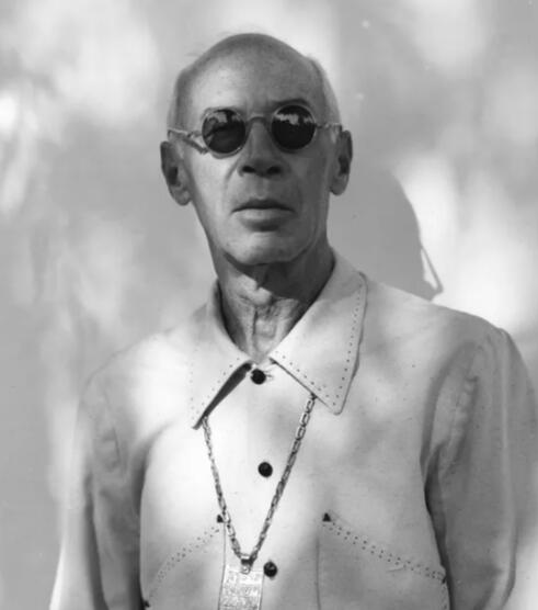 Fósforo #81 &quot;O sorriso aos pés da escada&quot; Henry Miller Sábado, 23 de Junho de 2018 Miradouro do Recolhimento