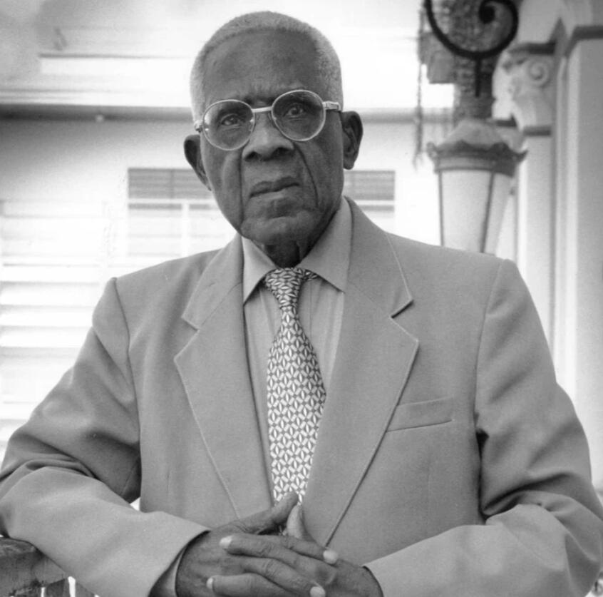 Fósforo #79 &quot;Cahier d&#39;un retour au pays natal&quot; Aimé Césaire Sexta-feira, 25 de Maio de 2018 Com Calma - Espaço Cultural