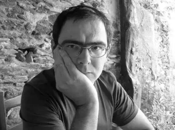 Fósforo #85 &quot;Vista para um pátio, seguido de Desordem&quot; José Miguel Silva Sexta-feira, 19 de Outubro de 2018 Com Calma - Espaço Cultural