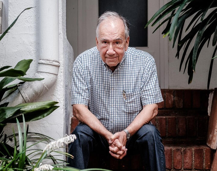 Fósforo #108 "Misteriosamente Feliz" Joan Margarit Quinta-feira, 29 de Julho de 2021 49 Galeria Zé dos Bois